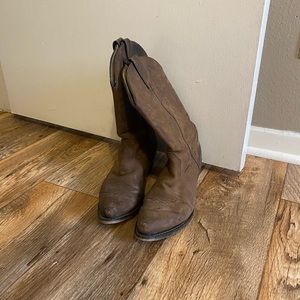 Size 8 cowboy boots
